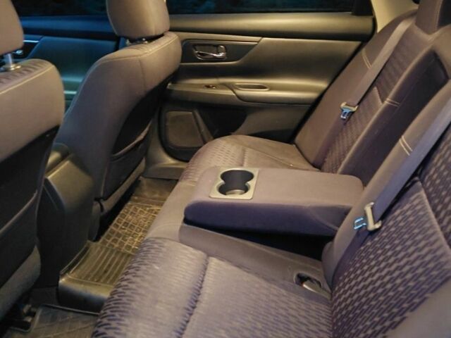 Білий Ніссан Альтіма, об'ємом двигуна 2.5 л та пробігом 132 тис. км за 12999 $, фото 6 на Automoto.ua