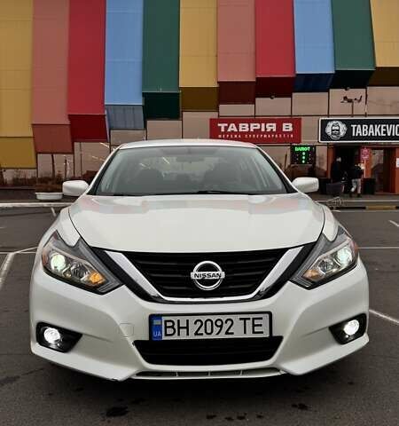 Белый Ниссан Альтима, объемом двигателя 2.5 л и пробегом 75 тыс. км за 11999 $, фото 11 на Automoto.ua