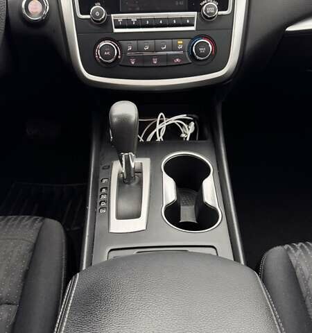 Белый Ниссан Альтима, объемом двигателя 2.5 л и пробегом 75 тыс. км за 11999 $, фото 16 на Automoto.ua