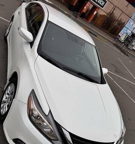 Белый Ниссан Альтима, объемом двигателя 2.5 л и пробегом 75 тыс. км за 11999 $, фото 8 на Automoto.ua