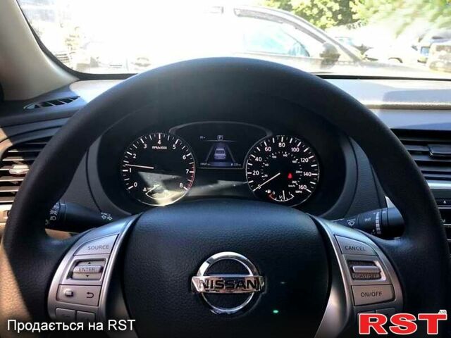 Белый Ниссан Альтима, объемом двигателя 2.5 л и пробегом 320 тыс. км за 9100 $, фото 7 на Automoto.ua