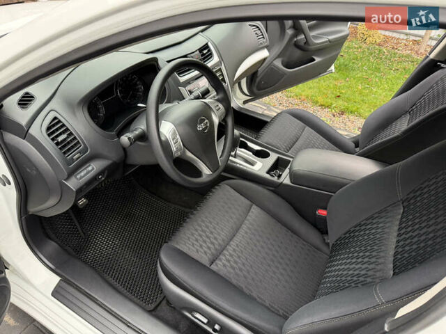 Білий Ніссан Альтіма, об'ємом двигуна 2.49 л та пробігом 87 тис. км за 10300 $, фото 13 на Automoto.ua