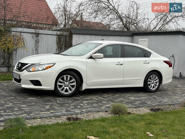 Білий Ніссан Альтіма, об'ємом двигуна 2.49 л та пробігом 87 тис. км за 10300 $, фото 20 на Automoto.ua