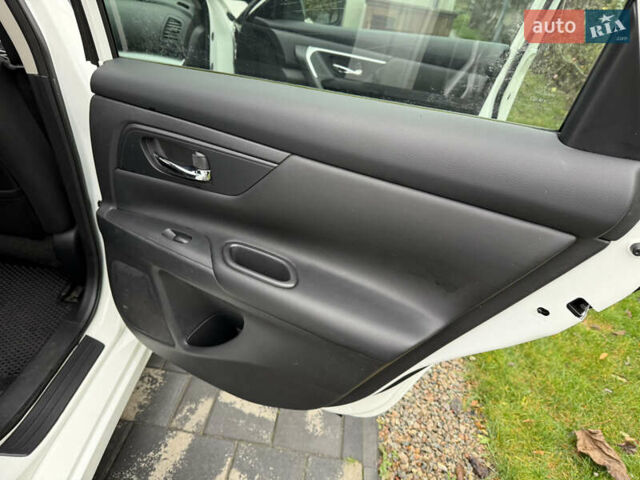 Білий Ніссан Альтіма, об'ємом двигуна 2.49 л та пробігом 87 тис. км за 10300 $, фото 17 на Automoto.ua