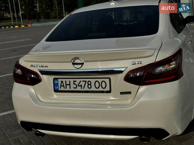 Белый Ниссан Альтима, объемом двигателя 2.5 л и пробегом 133 тыс. км за 11000 $, фото 8 на Automoto.ua
