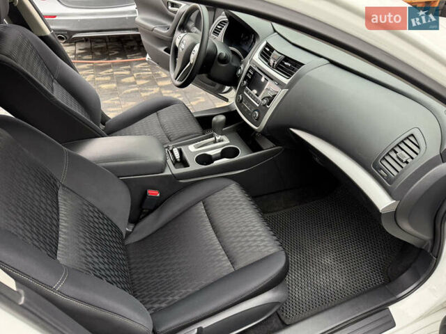 Білий Ніссан Альтіма, об'ємом двигуна 2.49 л та пробігом 87 тис. км за 10300 $, фото 8 на Automoto.ua