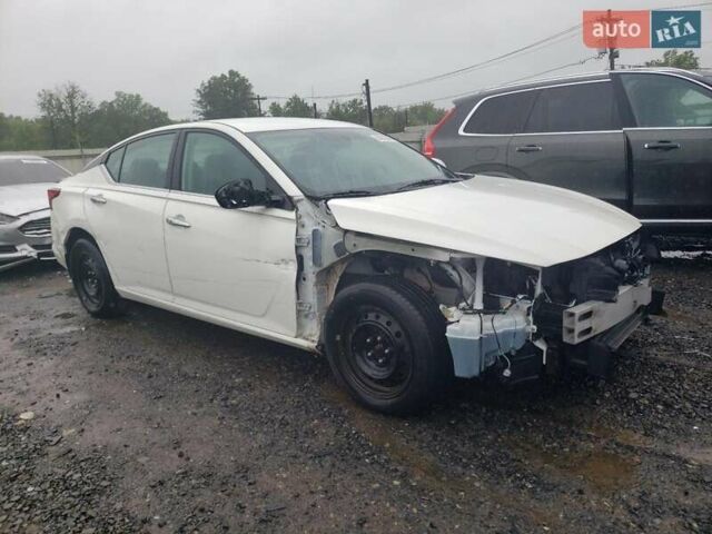 Білий Ніссан Альтіма, об'ємом двигуна 2.49 л та пробігом 48 тис. км за 2600 $, фото 3 на Automoto.ua