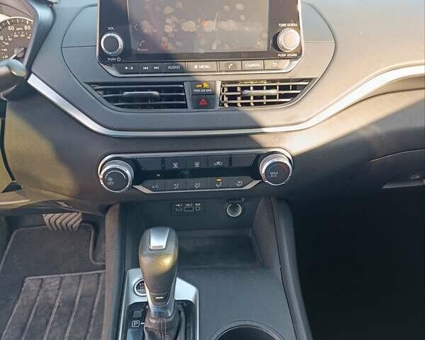 Білий Ніссан Альтіма, об'ємом двигуна 2.5 л та пробігом 174 тис. км за 12900 $, фото 10 на Automoto.ua