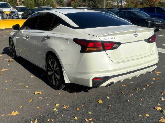 Белый Ниссан Альтима, объемом двигателя 2.5 л и пробегом 36 тыс. км за 6400 $, фото 3 на Automoto.ua