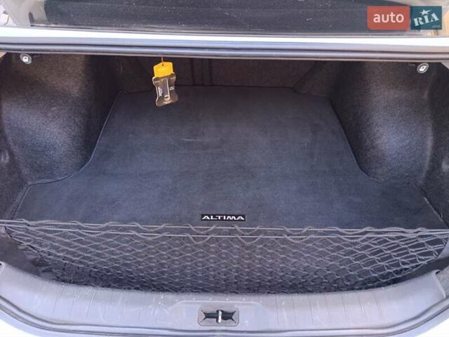 Белый Ниссан Альтима, объемом двигателя 2.5 л и пробегом 173 тыс. км за 13800 $, фото 15 на Automoto.ua