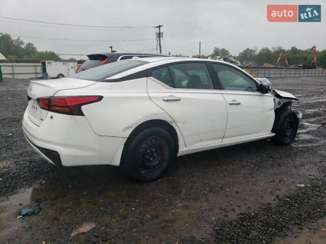 Білий Ніссан Альтіма, об'ємом двигуна 2.49 л та пробігом 48 тис. км за 2600 $, фото 2 на Automoto.ua