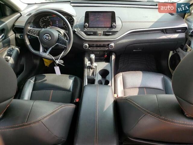 Білий Ніссан Альтіма, об'ємом двигуна 2.49 л та пробігом 85 тис. км за 2600 $, фото 8 на Automoto.ua