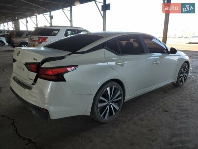 Белый Ниссан Альтима, объемом двигателя 2.49 л и пробегом 43 тыс. км за 5500 $, фото 3 на Automoto.ua