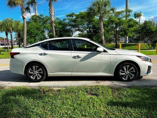 Белый Ниссан Альтима, объемом двигателя 2.5 л и пробегом 3 тыс. км за 9200 $, фото 5 на Automoto.ua