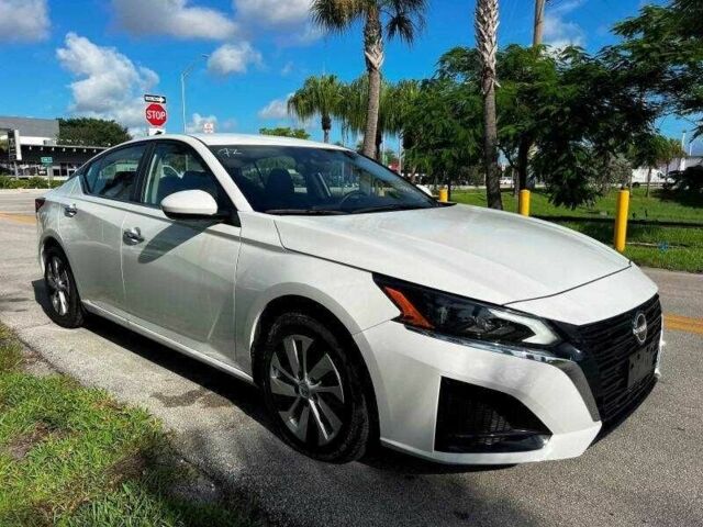 Белый Ниссан Альтима, объемом двигателя 2.5 л и пробегом 3 тыс. км за 9200 $, фото 6 на Automoto.ua