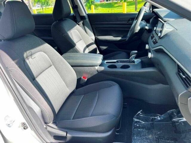 Белый Ниссан Альтима, объемом двигателя 2.5 л и пробегом 3 тыс. км за 9200 $, фото 19 на Automoto.ua