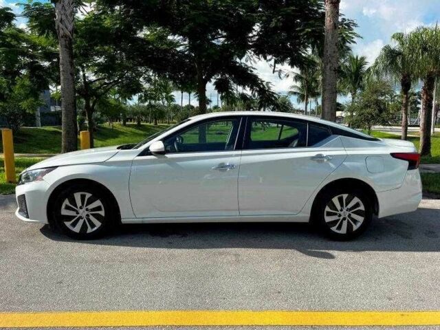 Белый Ниссан Альтима, объемом двигателя 2.5 л и пробегом 3 тыс. км за 9200 $, фото 1 на Automoto.ua