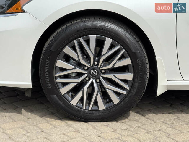 Белый Ниссан Альтима, объемом двигателя 2.5 л и пробегом 4 тыс. км за 24900 $, фото 28 на Automoto.ua