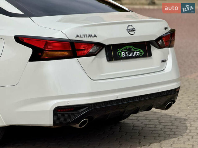 Белый Ниссан Альтима, объемом двигателя 2.5 л и пробегом 4 тыс. км за 24900 $, фото 17 на Automoto.ua