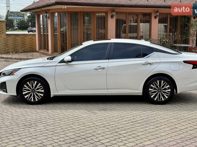 Белый Ниссан Альтима, объемом двигателя 2.5 л и пробегом 4 тыс. км за 24900 $, фото 13 на Automoto.ua