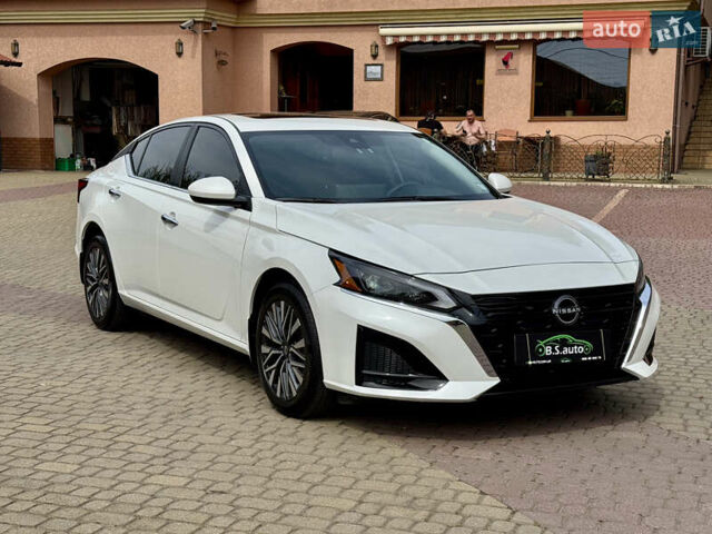 Белый Ниссан Альтима, объемом двигателя 2.5 л и пробегом 4 тыс. км за 24900 $, фото 25 на Automoto.ua