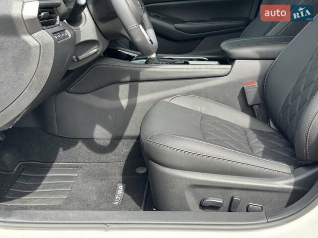 Белый Ниссан Альтима, объемом двигателя 2.5 л и пробегом 4 тыс. км за 24900 $, фото 35 на Automoto.ua