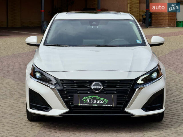 Белый Ниссан Альтима, объемом двигателя 2.5 л и пробегом 4 тыс. км за 24900 $, фото 7 на Automoto.ua