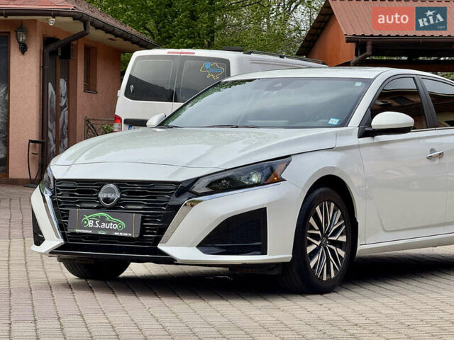 Белый Ниссан Альтима, объемом двигателя 2.5 л и пробегом 4 тыс. км за 24900 $, фото 9 на Automoto.ua