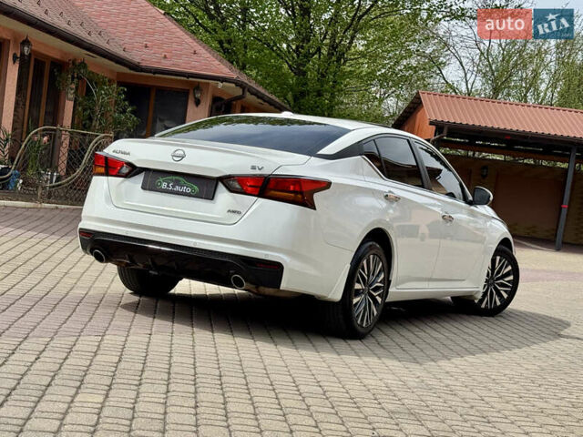 Белый Ниссан Альтима, объемом двигателя 2.5 л и пробегом 4 тыс. км за 24900 $, фото 5 на Automoto.ua