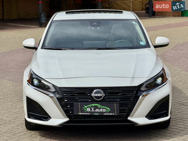 Белый Ниссан Альтима, объемом двигателя 2.5 л и пробегом 4 тыс. км за 24900 $, фото 8 на Automoto.ua