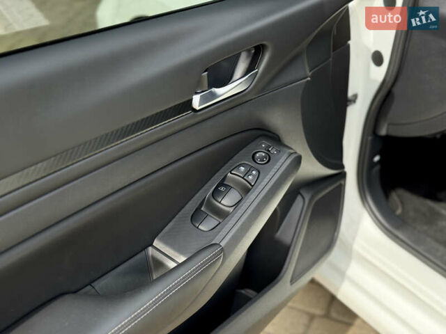 Белый Ниссан Альтима, объемом двигателя 2.5 л и пробегом 4 тыс. км за 24900 $, фото 31 на Automoto.ua