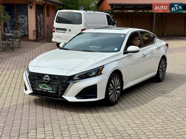 Белый Ниссан Альтима, объемом двигателя 2.5 л и пробегом 4 тыс. км за 24900 $, фото 11 на Automoto.ua