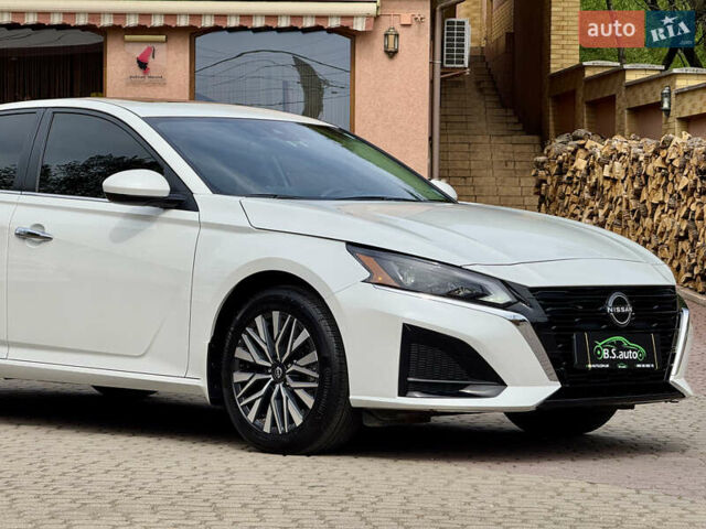 Белый Ниссан Альтима, объемом двигателя 2.5 л и пробегом 4 тыс. км за 24900 $, фото 27 на Automoto.ua