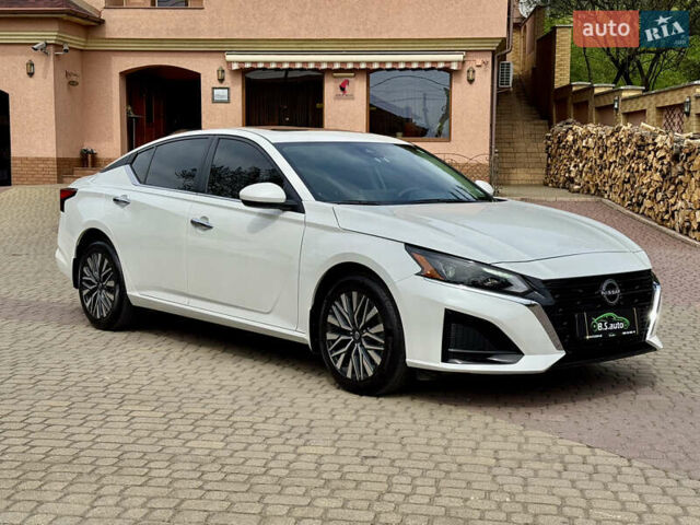 Белый Ниссан Альтима, объемом двигателя 2.5 л и пробегом 4 тыс. км за 24900 $, фото 24 на Automoto.ua