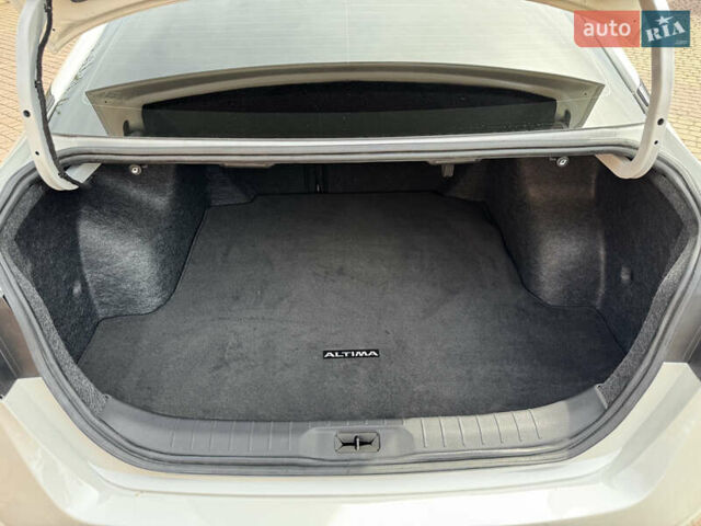 Белый Ниссан Альтима, объемом двигателя 2.5 л и пробегом 4 тыс. км за 24900 $, фото 75 на Automoto.ua
