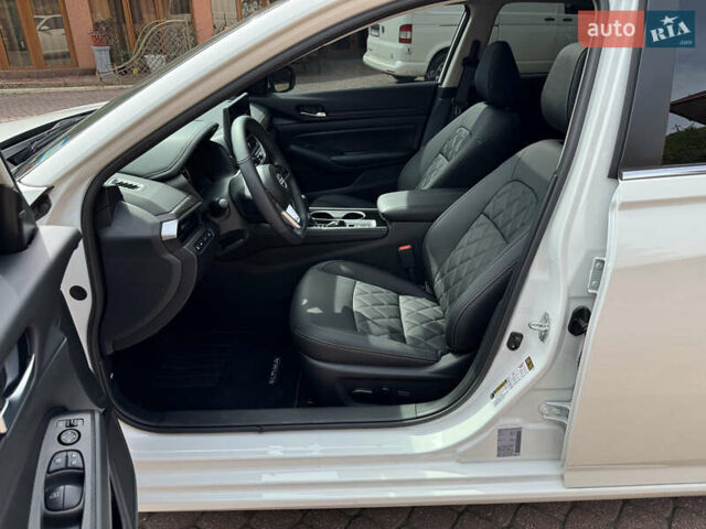 Белый Ниссан Альтима, объемом двигателя 2.5 л и пробегом 4 тыс. км за 24900 $, фото 34 на Automoto.ua