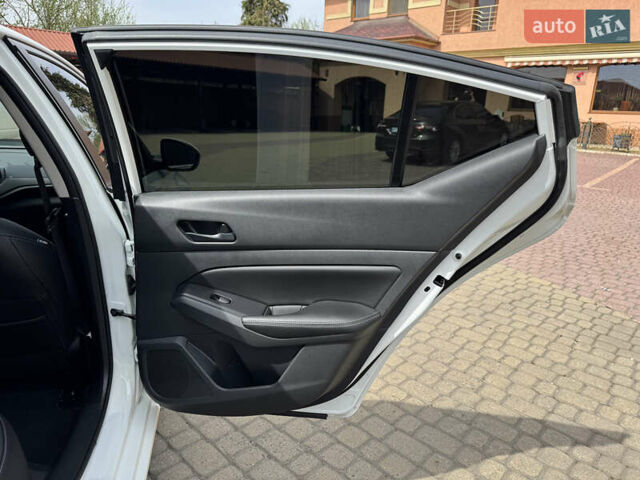 Белый Ниссан Альтима, объемом двигателя 2.5 л и пробегом 4 тыс. км за 24900 $, фото 63 на Automoto.ua