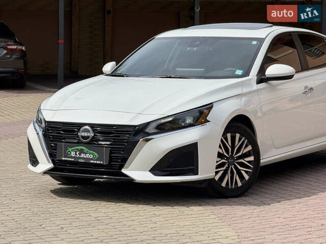 Белый Ниссан Альтима, объемом двигателя 2.5 л и пробегом 4 тыс. км за 24900 $, фото 10 на Automoto.ua