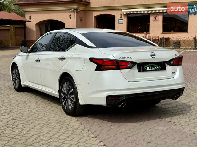 Белый Ниссан Альтима, объемом двигателя 2.5 л и пробегом 4 тыс. км за 24900 $, фото 15 на Automoto.ua