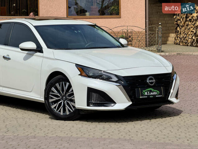 Белый Ниссан Альтима, объемом двигателя 2.5 л и пробегом 4 тыс. км за 24900 $, фото 26 на Automoto.ua