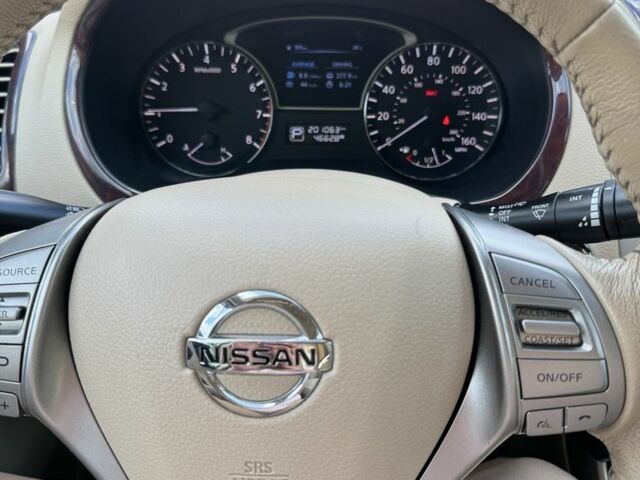 Бежевый Ниссан Альтима, объемом двигателя 2.5 л и пробегом 205 тыс. км за 7000 $, фото 4 на Automoto.ua