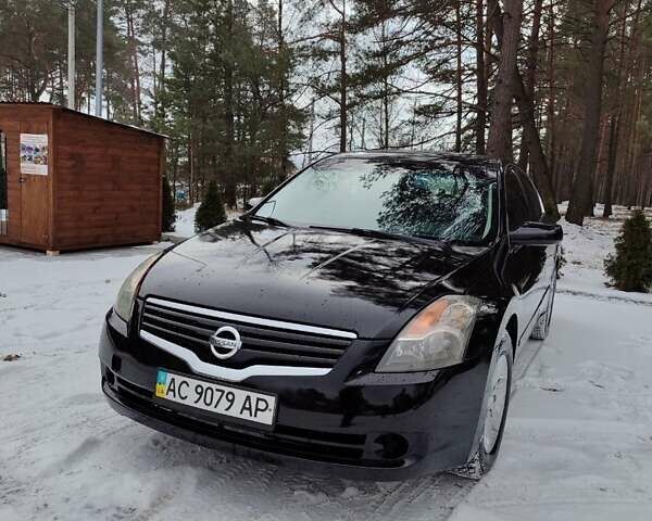 Черный Ниссан Альтима, объемом двигателя 2.5 л и пробегом 165 тыс. км за 6200 $, фото 5 на Automoto.ua