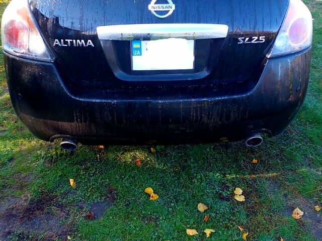 Чорний Ніссан Альтіма, об'ємом двигуна 2.5 л та пробігом 180 тис. км за 7000 $, фото 1 на Automoto.ua