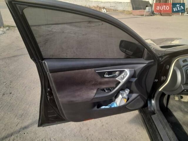 Чорний Ніссан Альтіма, об'ємом двигуна 2.49 л та пробігом 282 тис. км за 8200 $, фото 5 на Automoto.ua