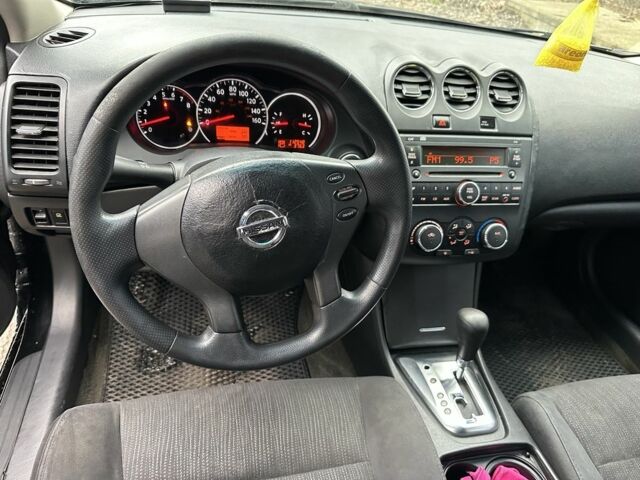 Чорний Ніссан Альтіма, об'ємом двигуна 2.5 л та пробігом 180 тис. км за 6500 $, фото 15 на Automoto.ua