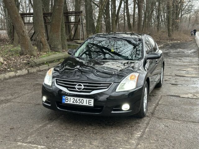 Чорний Ніссан Альтіма, об'ємом двигуна 2.5 л та пробігом 180 тис. км за 6500 $, фото 3 на Automoto.ua