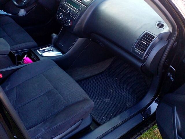 Чорний Ніссан Альтіма, об'ємом двигуна 2.5 л та пробігом 180 тис. км за 7000 $, фото 8 на Automoto.ua