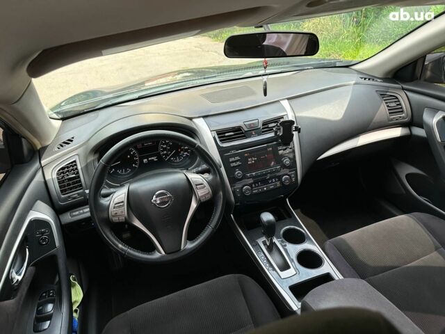 Черный Ниссан Альтима, объемом двигателя 2.5 л и пробегом 180 тыс. км за 9490 $, фото 18 на Automoto.ua