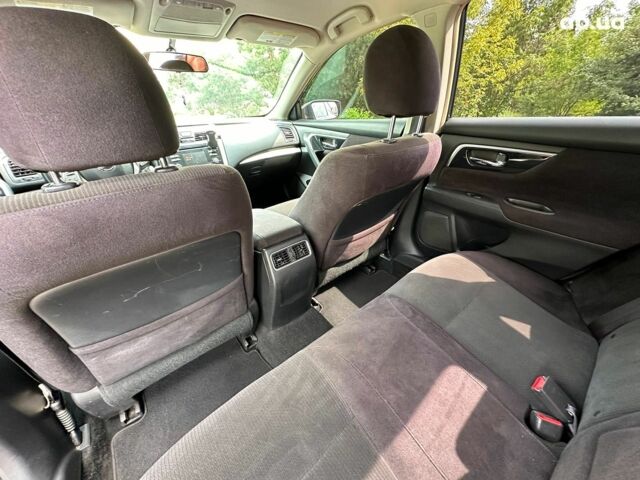 Черный Ниссан Альтима, объемом двигателя 2.5 л и пробегом 180 тыс. км за 9490 $, фото 16 на Automoto.ua