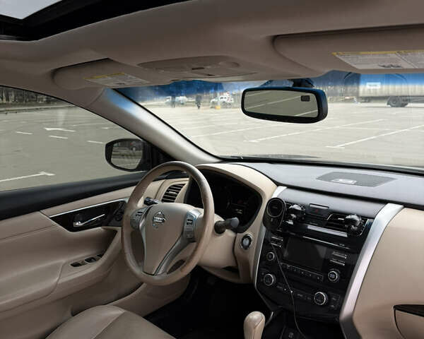 Черный Ниссан Альтима, объемом двигателя 2.49 л и пробегом 160 тыс. км за 9700 $, фото 4 на Automoto.ua